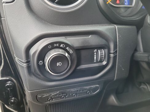 New 2025 Jeep Wrangler Sahara image 30