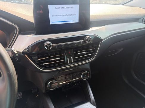 Used 2022 Ford Escape SEL w/ Technology Package FWD image 10