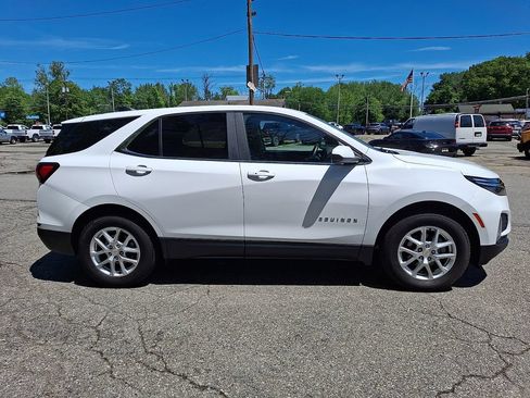 Used 2023 Chevrolet Equinox LT AWD/4WD image 9