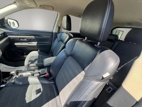 Used 2019 Mitsubishi Outlander SE FWD image 13
