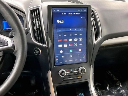 Used 2024 Ford Edge SEL image 4