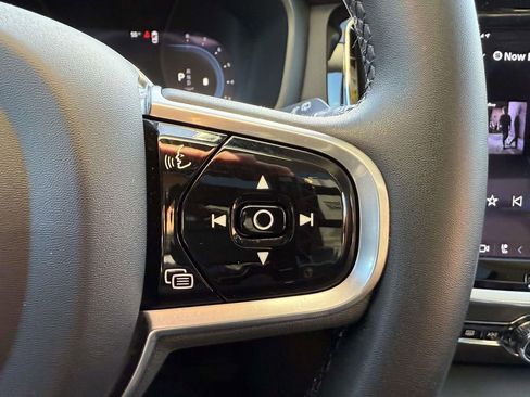 Used 2023 Volvo V60 B5 Cross Country Plus w/ Climate Package image 21