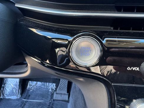 Used 2025 Genesis G80 2.5T image 31