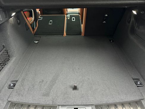 Used 2026 Jaguar F-PACE R-Dynamic S image 32