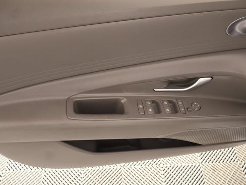 Used 2024 Hyundai Elantra SEL FWD image 15