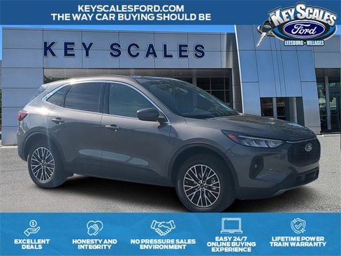 New 2025 Ford Escape SE image 1