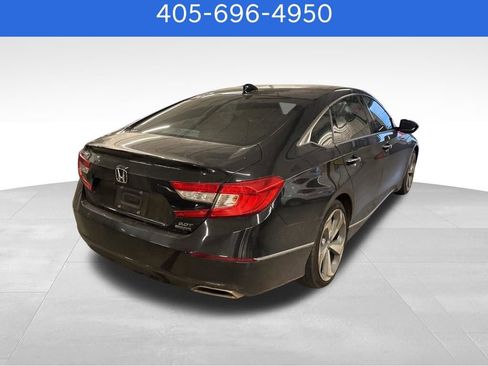 Used 2018 Honda Accord Touring image 3