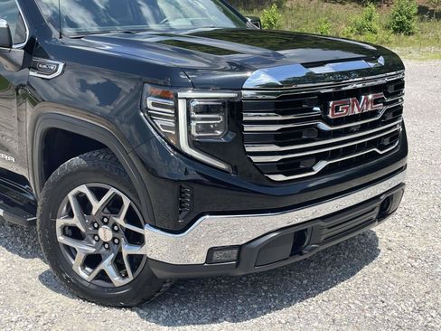 Used 2022 GMC Sierra 1500 SLT w/ SLT Premium Plus Package AWD/4WD image 27
