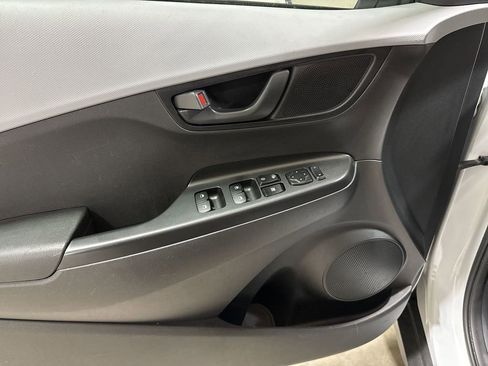 Used 2021 Hyundai Kona SE image 21