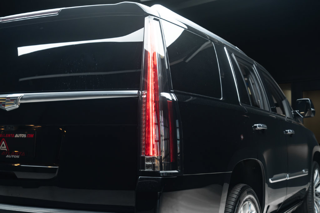 Used 2020 Cadillac Escalade Platinum AWD/4WD image 12