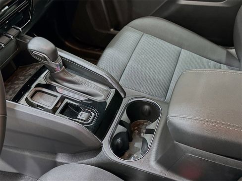 Used 2024 GMC Canyon Elevation w/ Convenience Package image 17