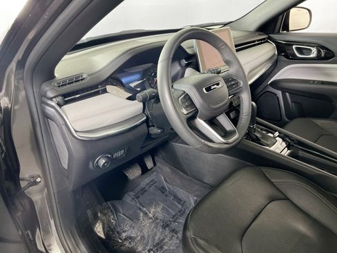 Used 2023 Jeep Compass Limited AWD/4WD image 9