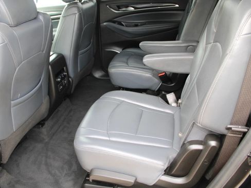 Used 2022 Buick Enclave Premium FWD image 6