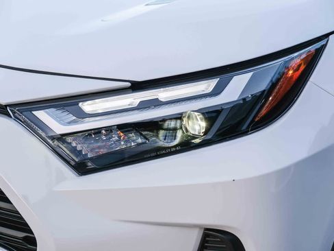 Certified 2025 Toyota RAV4 XLE AWD/4WD image 12