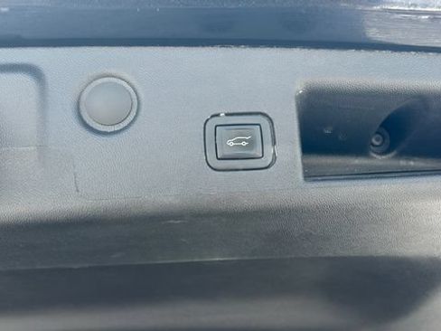 Certified 2024 Chevrolet Equinox Premier AWD/4WD image 39