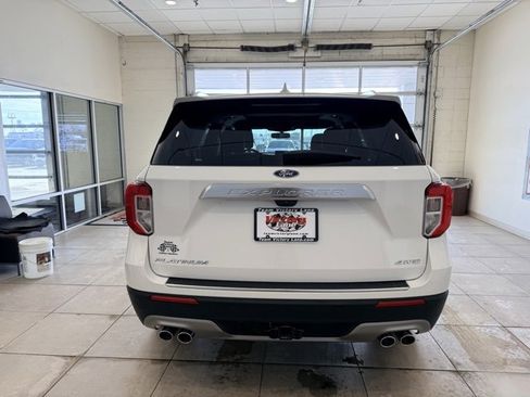 Used 2023 Ford Explorer Platinum w/ Technology Package image 5