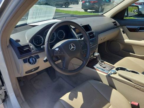Used 2009 Mercedes-Benz C 300 Sedan image 18