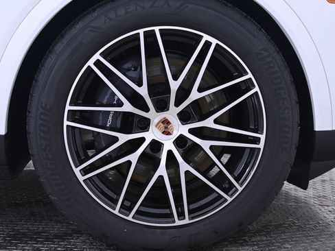 Used 2026 Porsche Cayenne Coupe AWD/4WD image 14
