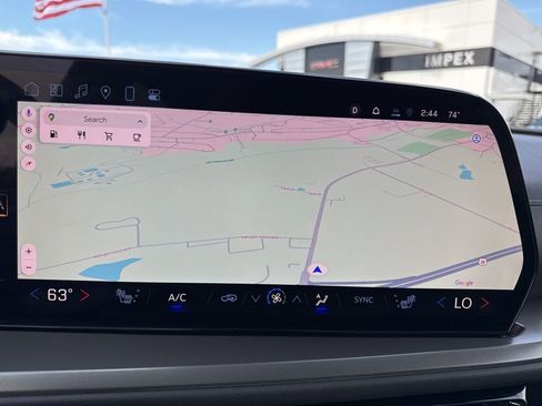 Used 2025 Chevrolet Traverse LT image 20