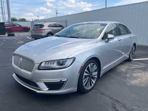 Used 2019 Lincoln MKZ Reserve FWD image 2