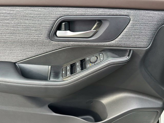 Certified 2023 Nissan Rogue SV AWD/4WD image 19