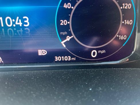 Used 2025 Volkswagen Atlas SE FWD image 4
