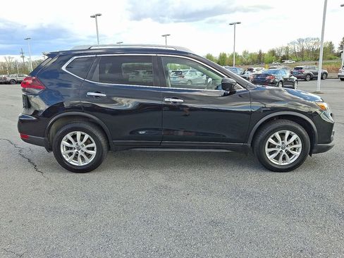 Used 2018 Nissan Rogue SV w/ Sun & Sound Touring Package AWD/4WD image 8