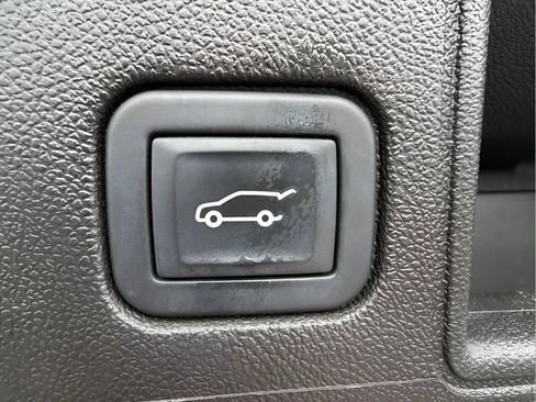 Used 2023 GMC Terrain SLE w/ Driver Convenience Package AWD/4WD image 14