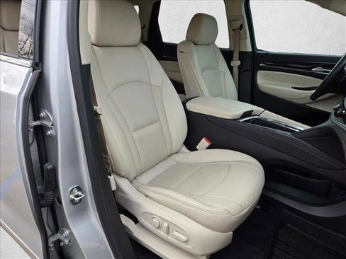 Used 2022 Buick Enclave Essence w/ Sport Touring Edition image 23