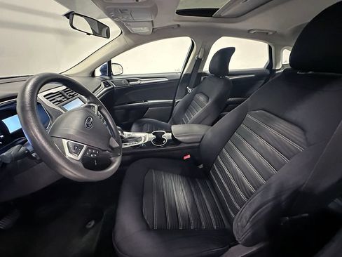 Used 2016 Ford Fusion SE FWD image 3