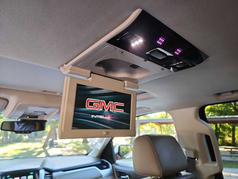 Used 2017 GMC Yukon XL SLT w/ Open Road Package image 34