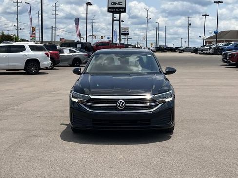 Used 2024 Volkswagen Jetta SE FWD image 9
