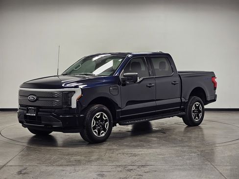Used 2023 Ford F150 Lightning XLT image 5