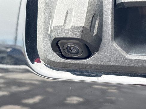 Used 2022 Toyota Tacoma TRD Off-Road image 17