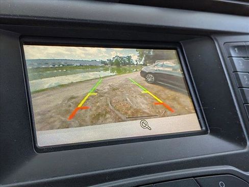 Used 2016 Ford Fusion SE FWD image 6