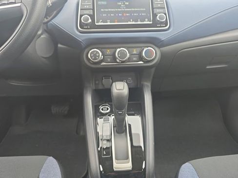 New 2025 Nissan Versa SV image 3