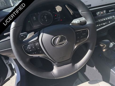Used 2025 Lexus ES 300h w/ Premium Package FWD image 16