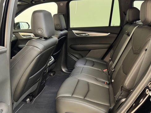 New 2025 Cadillac XT6 Luxury image 13