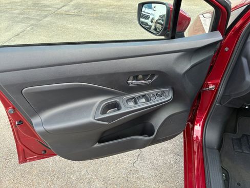 Used 2025 Nissan Versa SV image 15