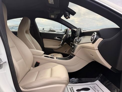 Used 2014 Mercedes-Benz CLA 250 4MATIC image 31