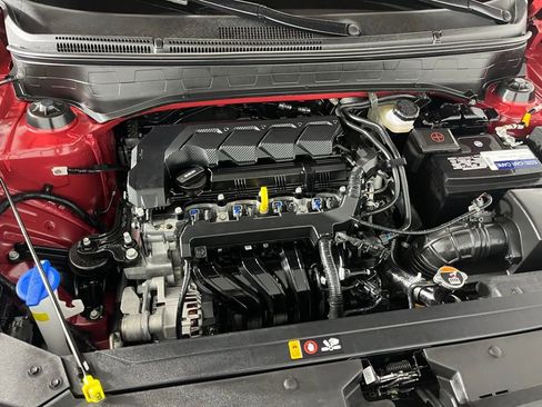 Used 2025 Hyundai Venue Limited image 34