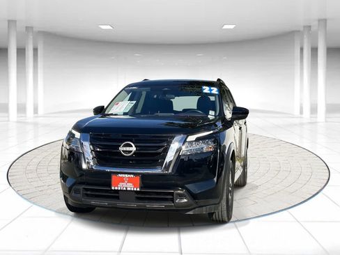 Used 2022 Nissan Pathfinder SV image 6