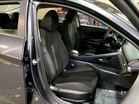 Used 2021 Hyundai Elantra SEL image 8