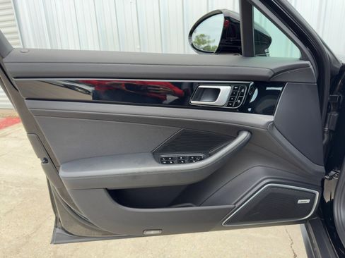 Used 2021 Porsche Panamera 4S image 42