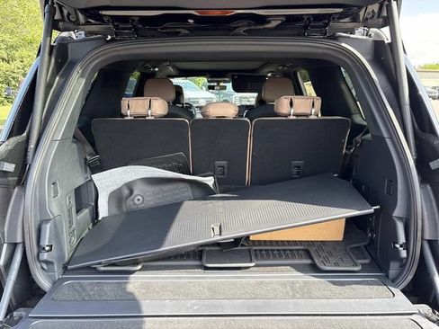 New 2026 Lincoln Navigator Black Label AWD/4WD image 12
