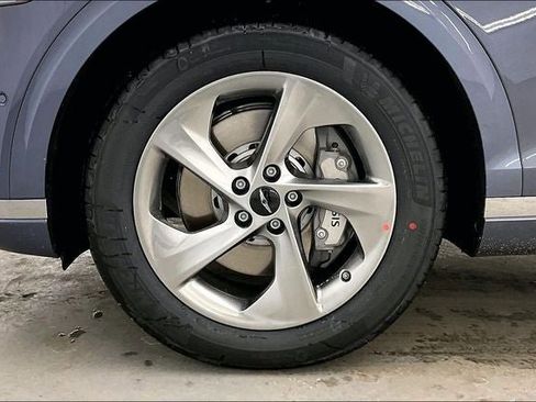 New 2026 Genesis GV70 2.5T Advanced image 15