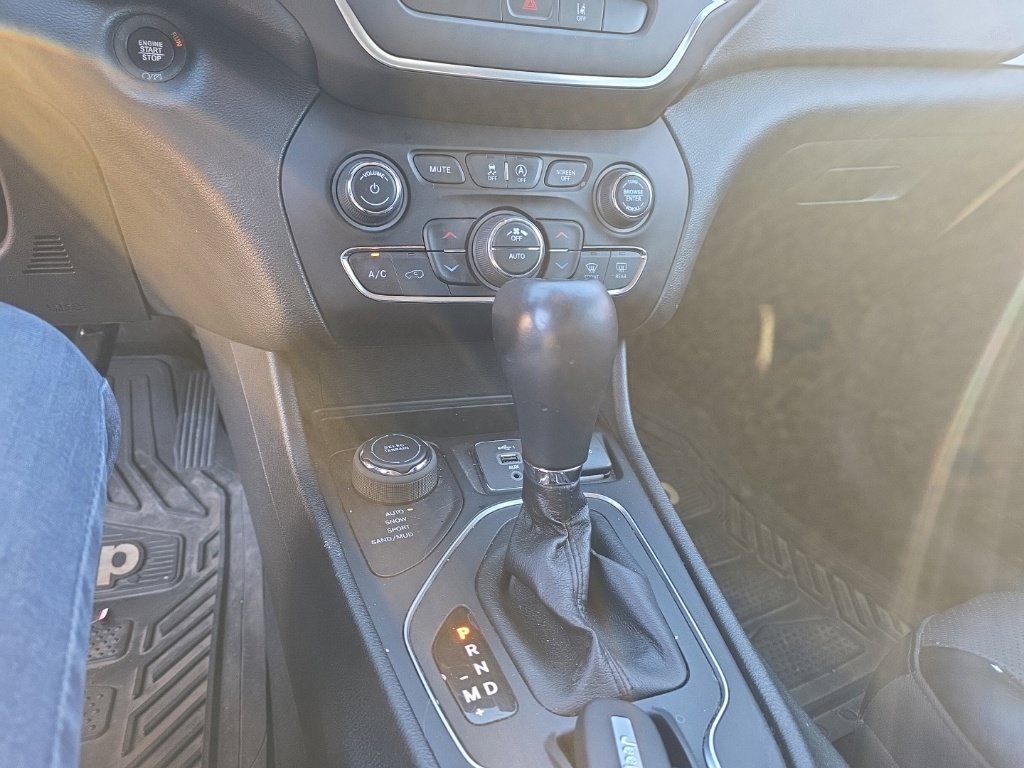 Used 2022 Jeep Cherokee Latitude Lux AWD/4WD image 20