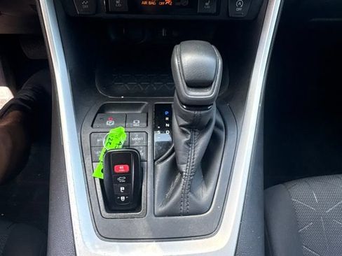 Used 2022 Toyota RAV4 XLE w/ Convenience Package AWD/4WD image 21