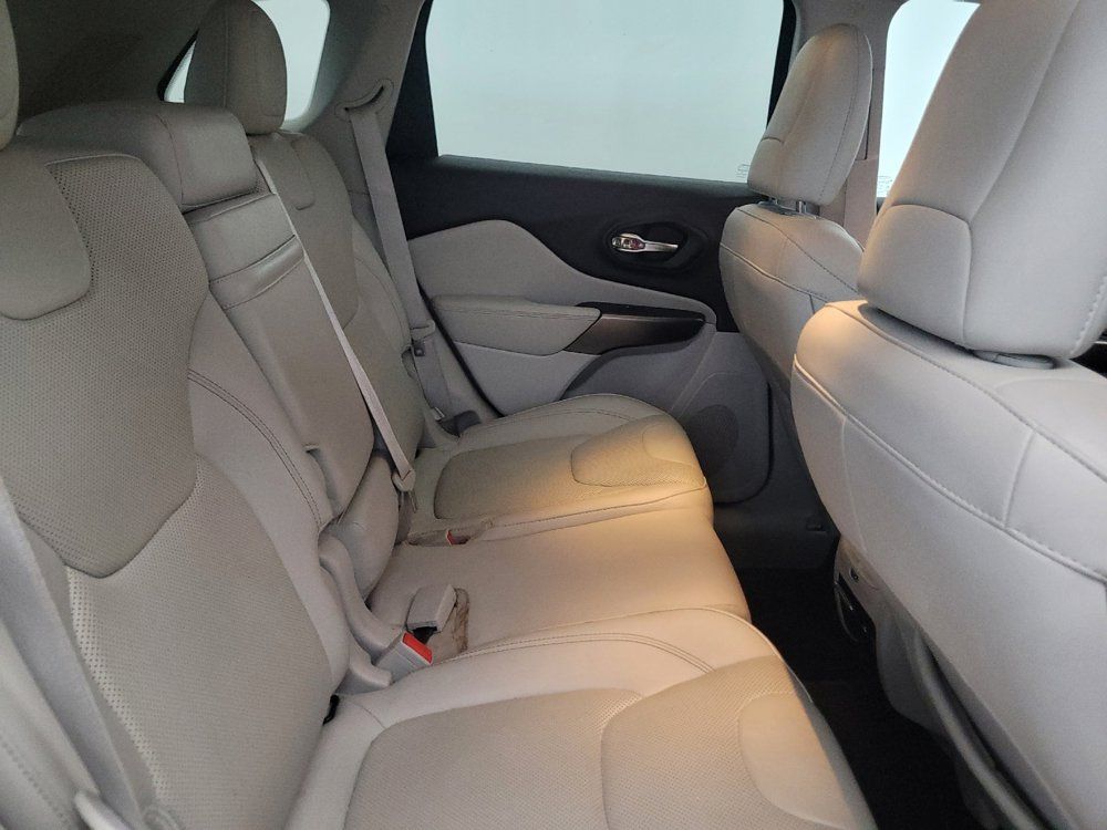 Used 2019 Jeep Cherokee Limited w/ Luxury Group AWD/4WD image 19
