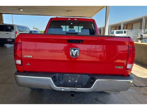 Used 2016 RAM 1500 Classic SLT RWD image 3